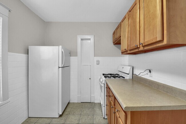 Building Photo - 7702 Lile Ave