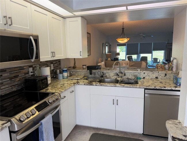 Building Photo - 880 Bird Bay Dr W