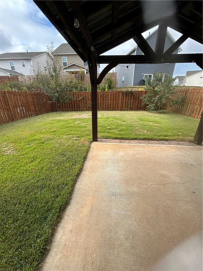 Building Photo - 314 Phillips Dr