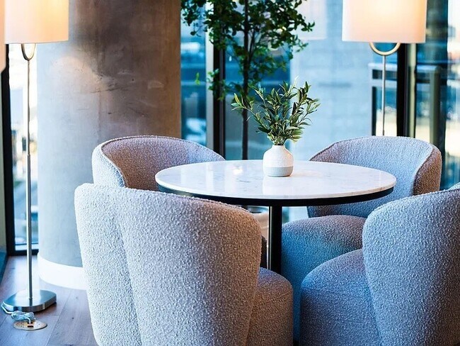 Building Photo - 1212 Demonbreun St