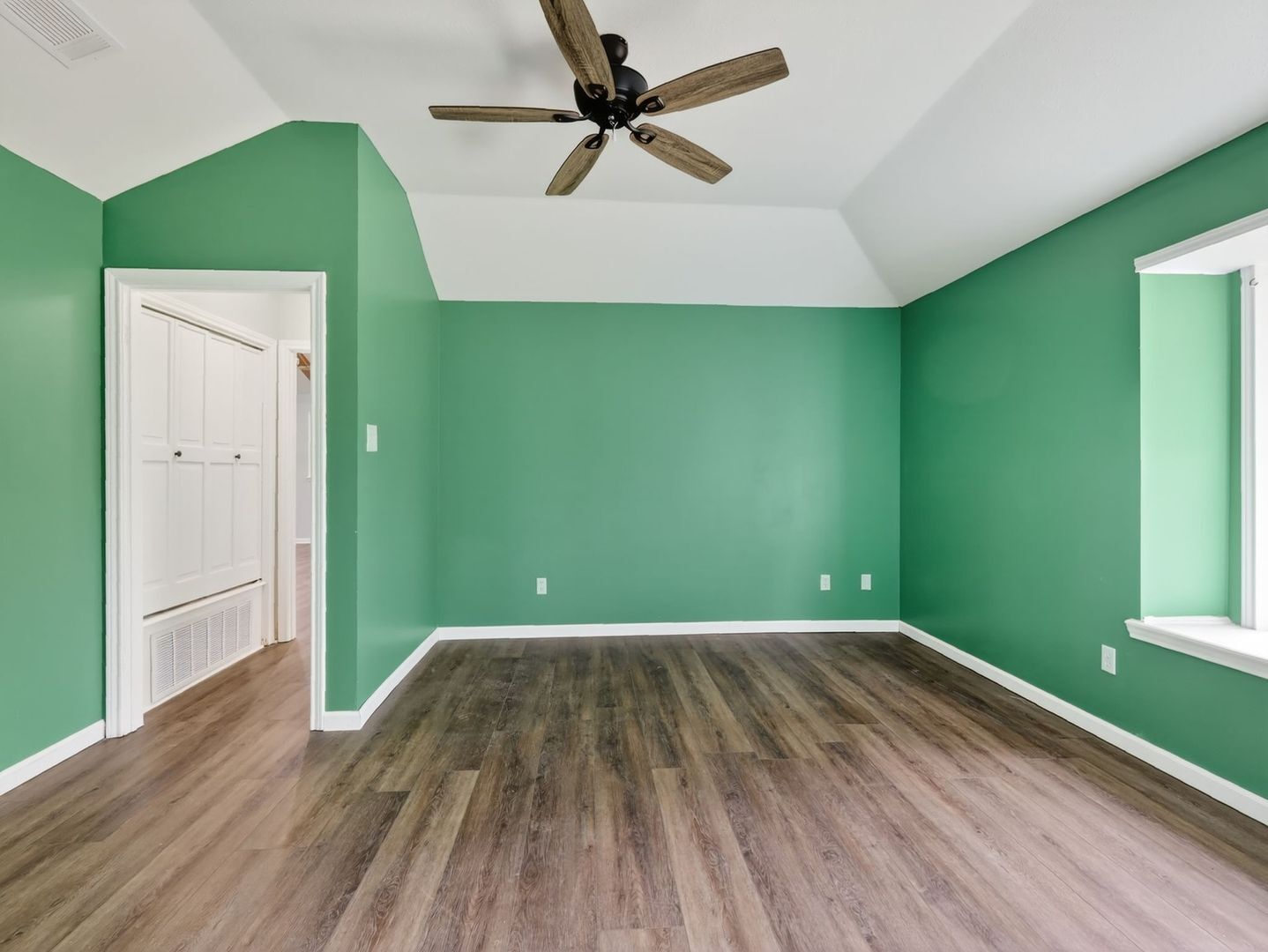 Building Photo - 18270 Stillwood Ln