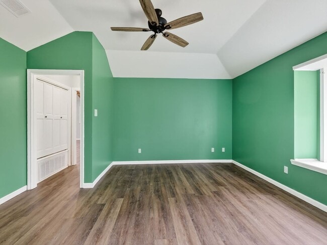 Building Photo - 18270 Stillwood Ln