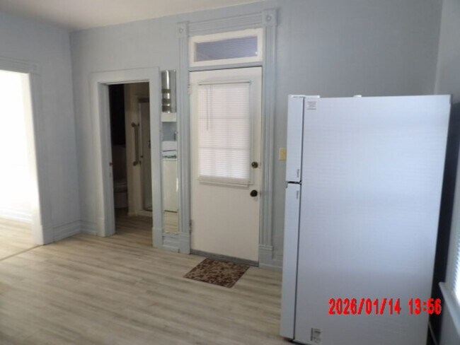 Building Photo - 1306 10th St