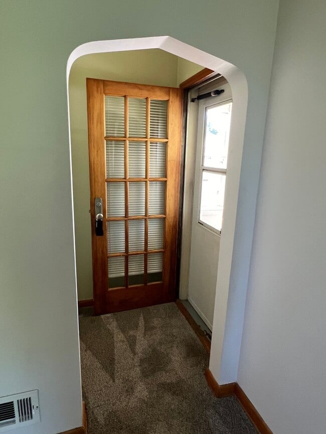 Building Photo - Charming 2 Bedroom In Little Italy Near Old Market and Downtown!!