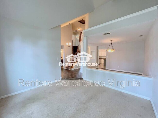Building Photo - 2045 Cheshire Forest Ct