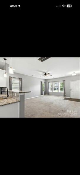 Building Photo - 940 Von Buren Blvd