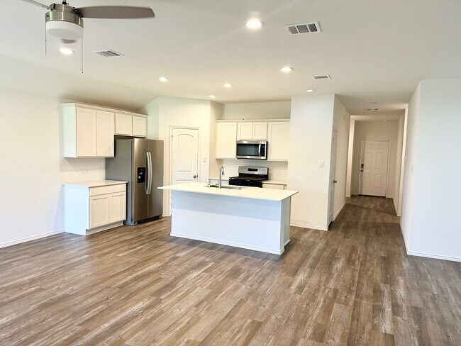 Building Photo - 4985 Almond Ter Dr