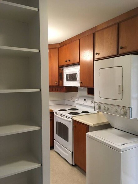 Building Photo - 14910 Bear Creek Rd NE