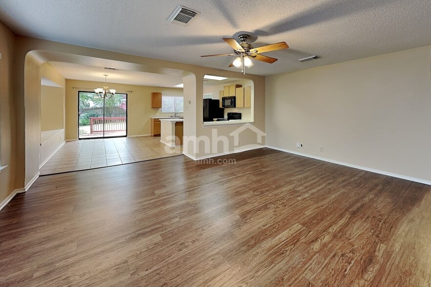 Building Photo - 7206 Knights Haven