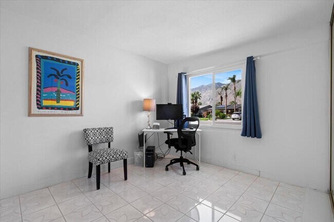 Building Photo - 572 N Calle Marcus