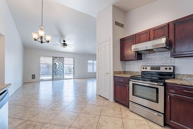 Building Photo - North West Chandler Home with a Pool