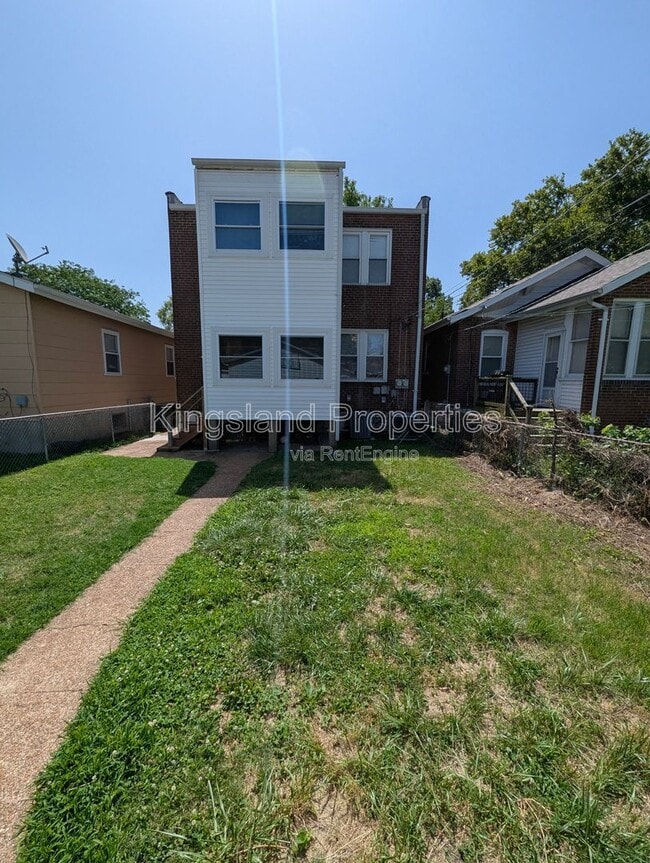 Building Photo - 4725 Ray Ave