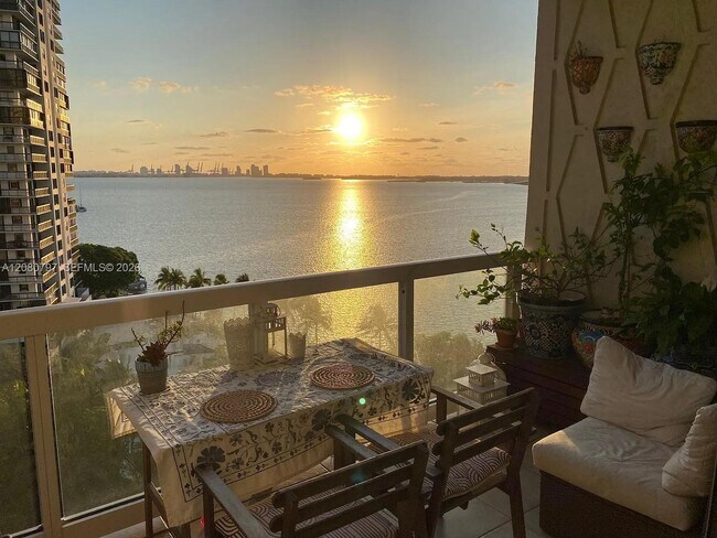 Building Photo - 2451 Brickell Ave