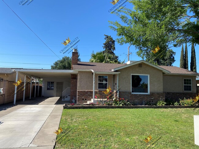 Building Photo - 1173 E Sierra Ave