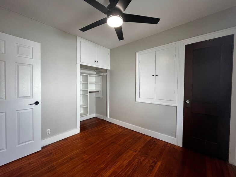 Building Photo - 1643 Hinton Dr