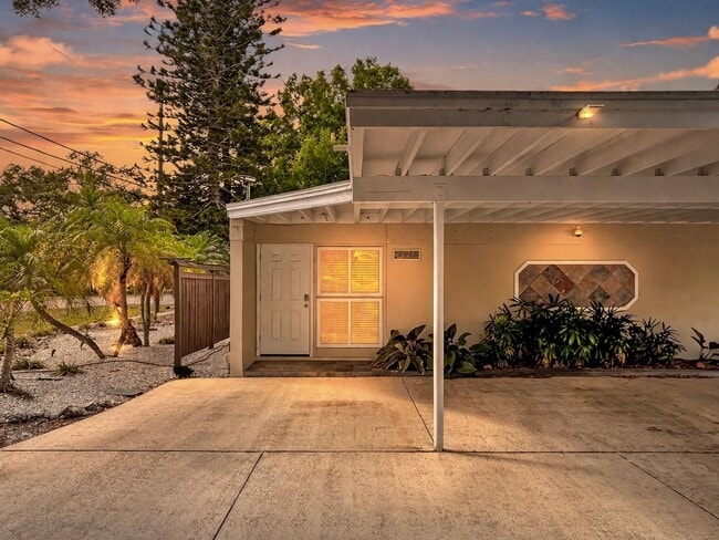 Building Photo - Updated and Move-in Ready Home in Largo! 1bed|1bath