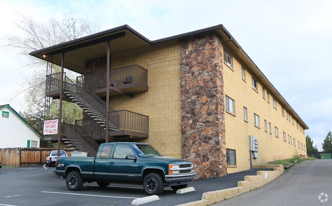 Building Photo - 1600 Idlewild Dr