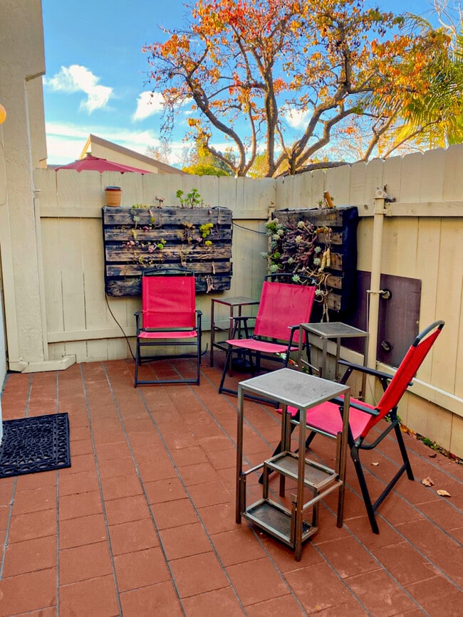 Outdoor Patio - 7823 Tommy Dr