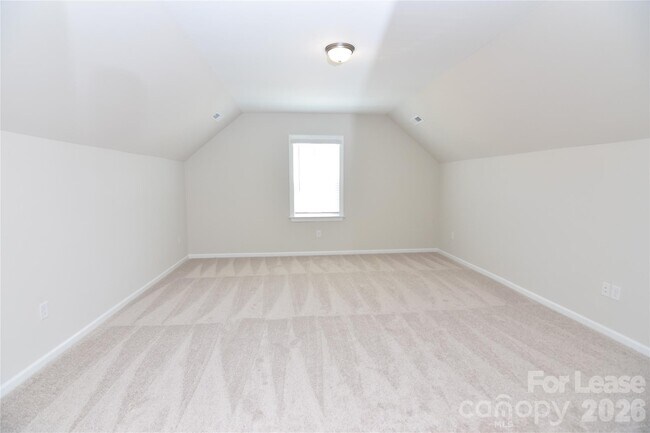 Building Photo - 1133 Overlake Dr