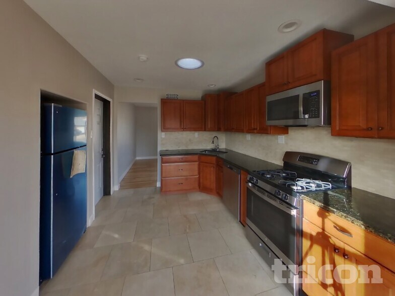 Building Photo - 10934 Vargas Dr