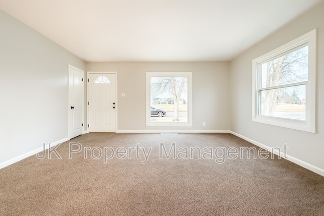 Building Photo - 2312 5th Ave N