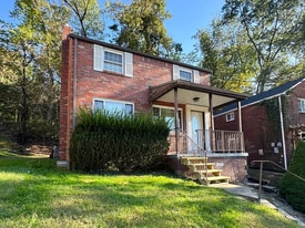 Building Photo - 233 Saylong Dr