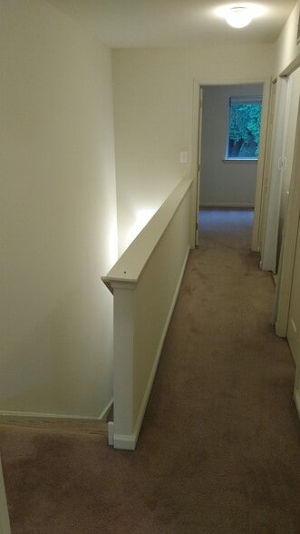 Building Photo - 516 Welsh Rd