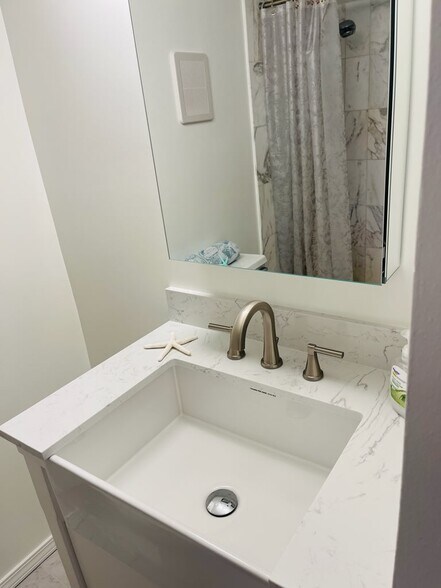 upgraded bath area - 4145 Akulikuli Ter