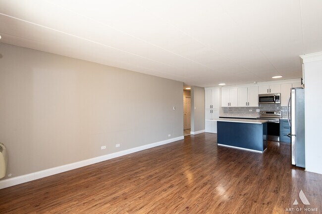 Building Photo - 18 E Old Willow Rd