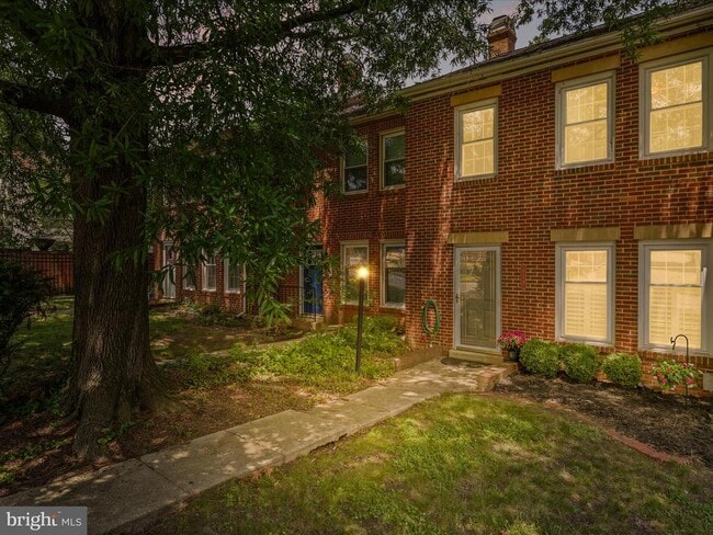 Primary Photo - 811 Gibbon St