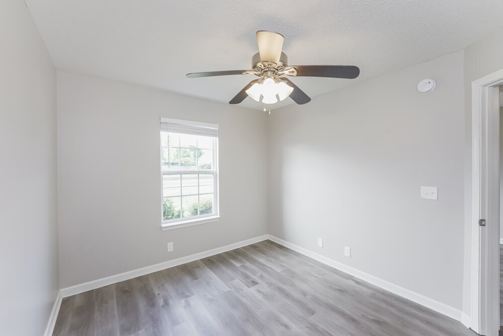 Building Photo - 1547 St Andrews Dr