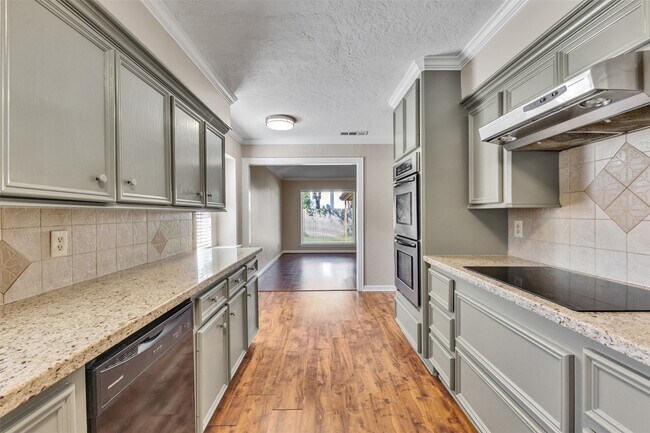 Building Photo - 8318 Amurwood Dr