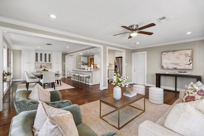 Building Photo - 1902 De Milo Dr