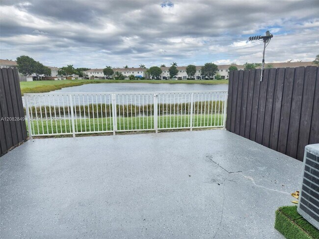 Building Photo - Southeast 31st Court, Homestead, FL 33035 - 3 BR 2.5 BA townhouse