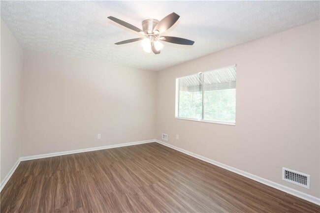 Building Photo - 2759 Shetland Ln NW