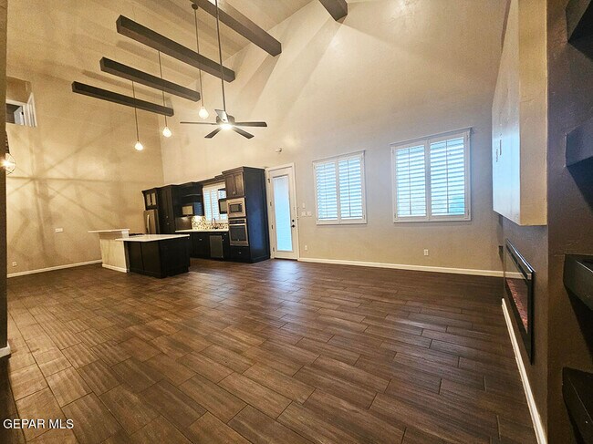 Building Photo - 13185 Tiverton Rd