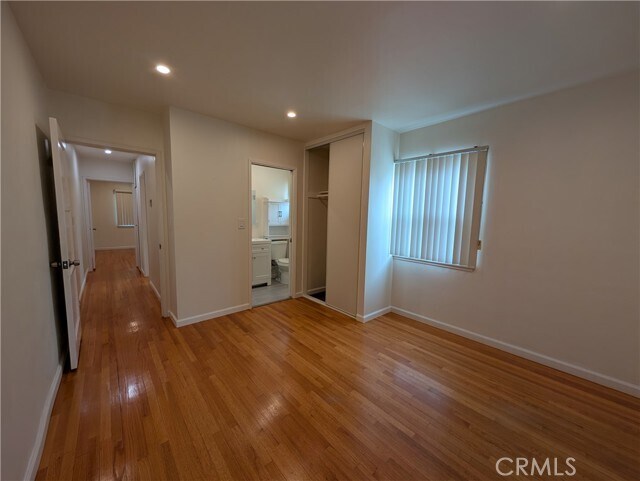 Building Photo - 1108 E Altadena Dr
