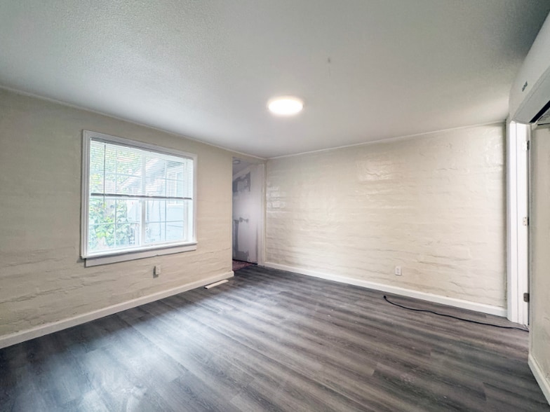 Building Photo - 5230 Tunson Rd