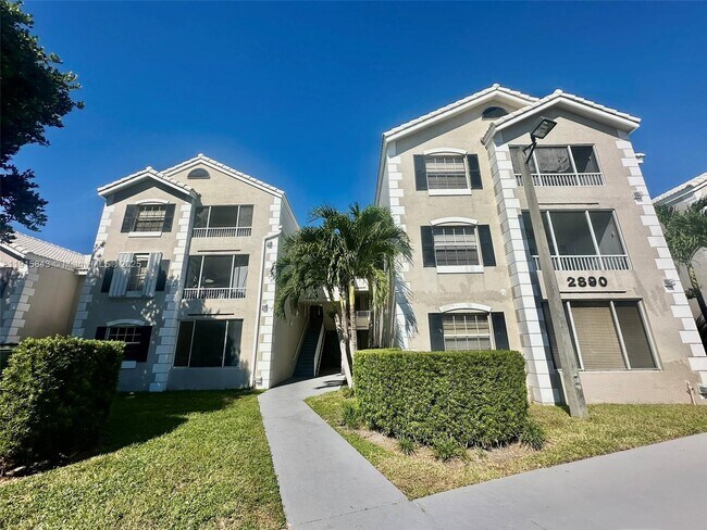 Building Photo - 2890 N Oakland Forest Dr