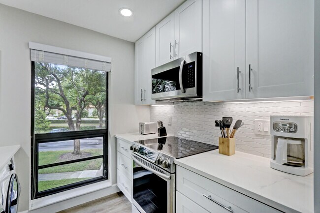 Building Photo - 206 Brackenwood Terrace