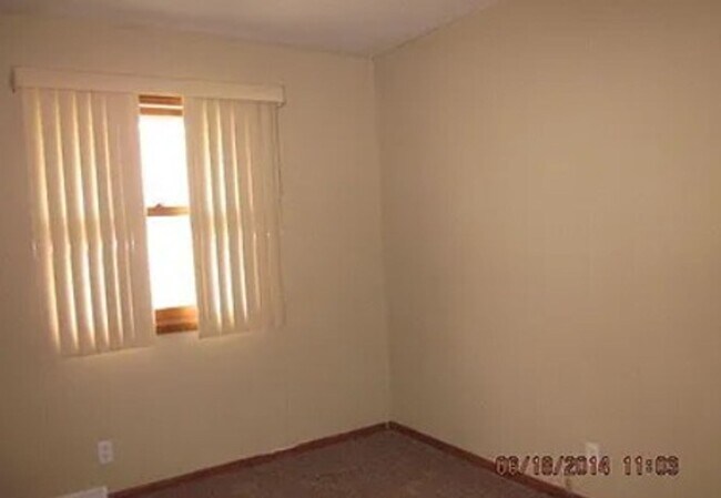 Building Photo - Gorgeous 4 Bedroom Ranch House - Updated photos coming soon