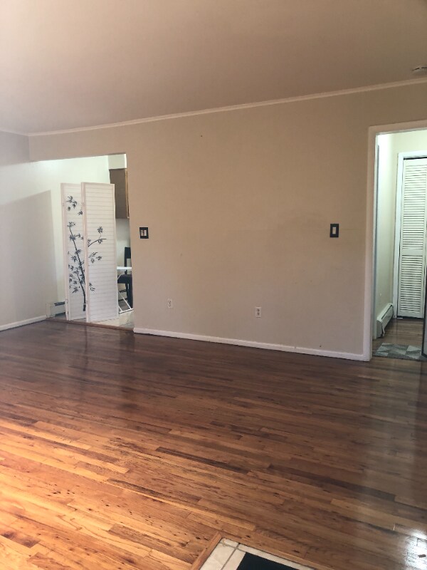 Building Photo - 401 US-22