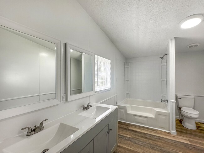 Building Photo - REMODELED 3BD 2BA HOME FOR RENT!