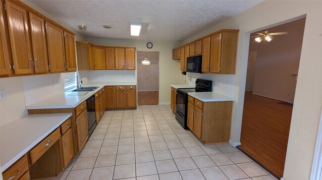 Building Photo - 18319 N Willow Bluff Rd