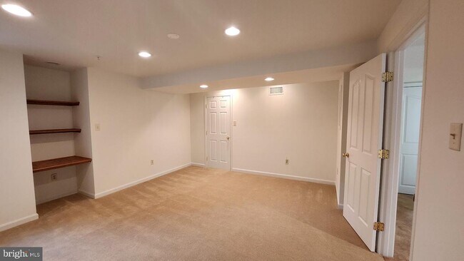 Building Photo - 12327 Eugenes Prospect Dr