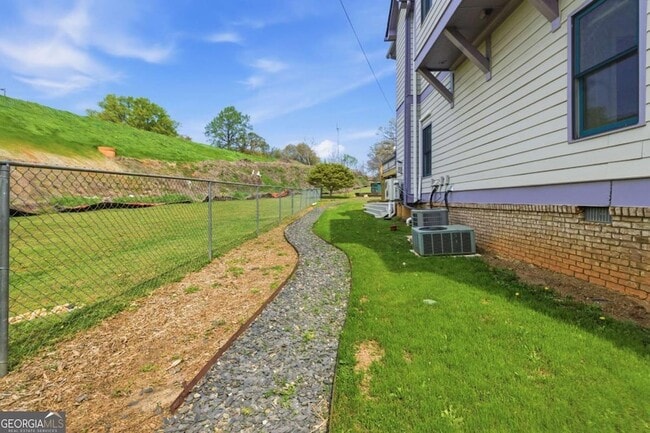 Building Photo - 850 Ormewood Ave SE