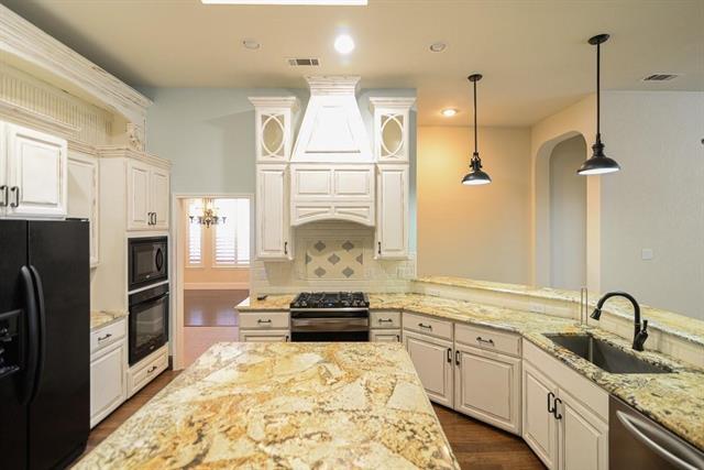 Building Photo - 2703 Summerwood