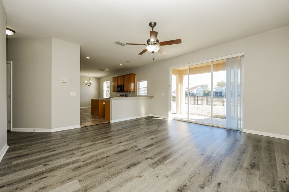 Building Photo - 11255 Creek Haven Dr