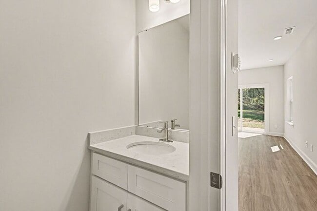 Building Photo - Brand New 4BD/2.5BA Home in Mooresville!