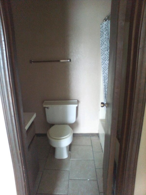 Building Photo - 902 Cynthia St